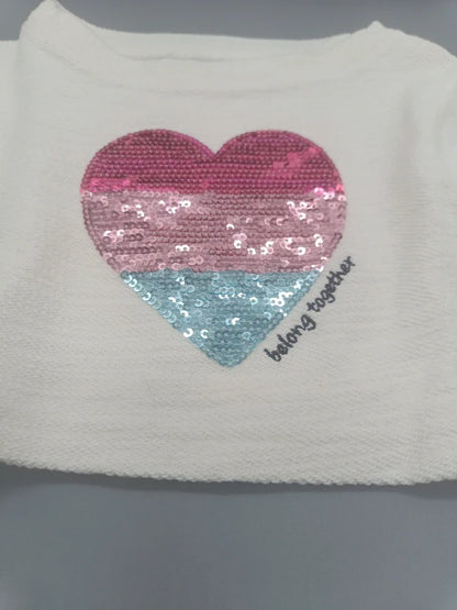 Nahaufnahme des glitzernden Paillettenherzens