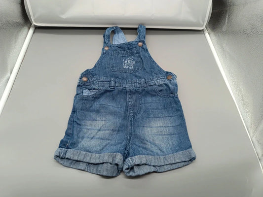 Baby Jeans-Latzhose Hellblau Surf Gesamtansicht liegend Gr. 86