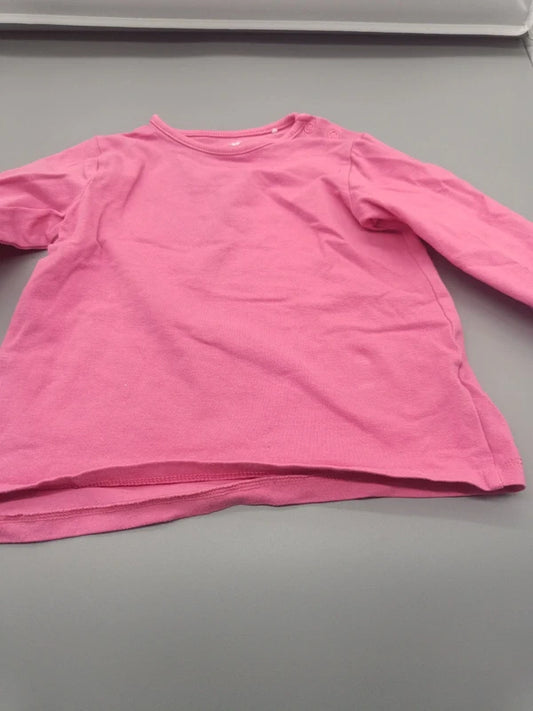 Schlichtes pinkes Basic-Langarmshirt in Größe 86, Vorderseite