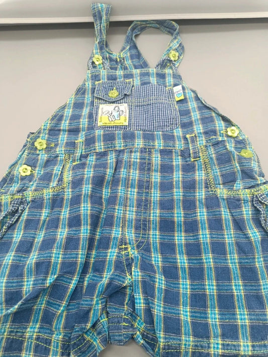 Baby Kinder Latzhose-Short Blau-Türkis-Neongelb Madras-Karo Summer Garden Seersucker-Latz Neongelbe Blumen-Knöpfe Vorderansicht Gr. 92