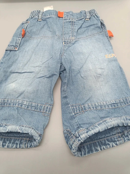 Baby Kinder Jeans Hellblau Light-Wash ESP-Logo Elastikbund Orange-Tabs Cargo-Tasche Vorderansicht Gr. 86