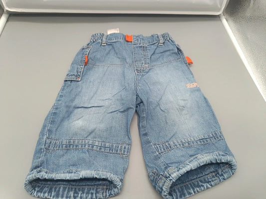 Baby Kinder Jeans Hellblau ESP Elastikbund Orange-Schlaufen Cargo-Tasche Knienaht Gesamtansicht Vorne Gr. 86