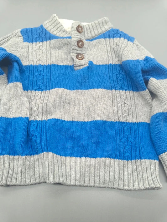 Jungen Strickpullover Blau-Grau Zopfmuster Cable-Knit Henley Stehkragen Nahaufnahme Knöpfe Gr. 80