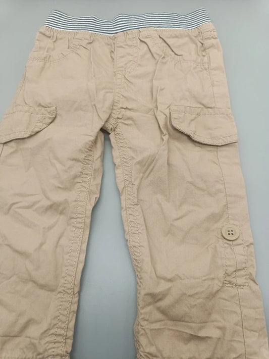 Jungen Cargo-Hose Beige Khaki Gestreifter Ripp-Elastikbund Cargo-Taschen Knopf Vorderansicht Gr. 80