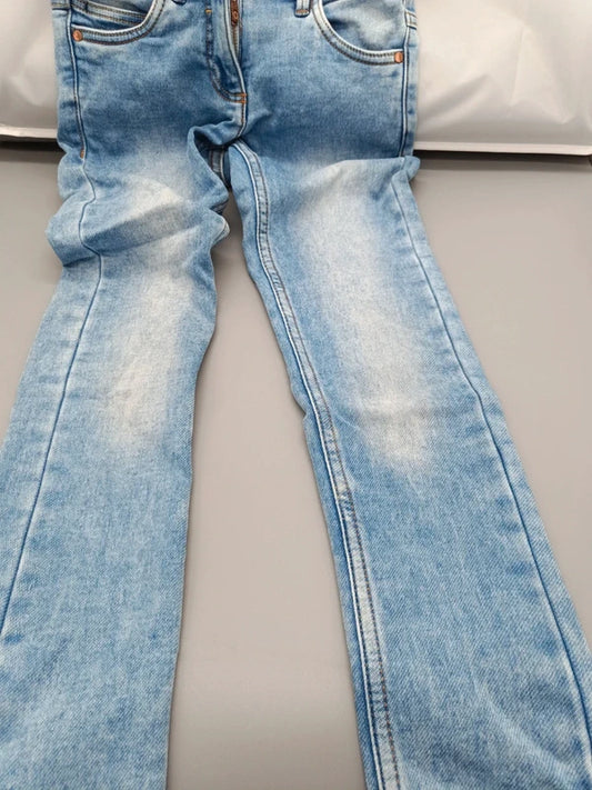 Mädchen Bootcut Jeans Hellblau Used-Look Vorderseite Abrieb Knie