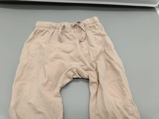 Baby Hose Beige Sand Relaxed Fit Bund Bindeband Nahaufnahme
