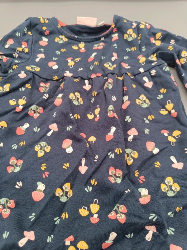 Baby Jerseykleid Marineblau Print Nahaufnahme Rüsche