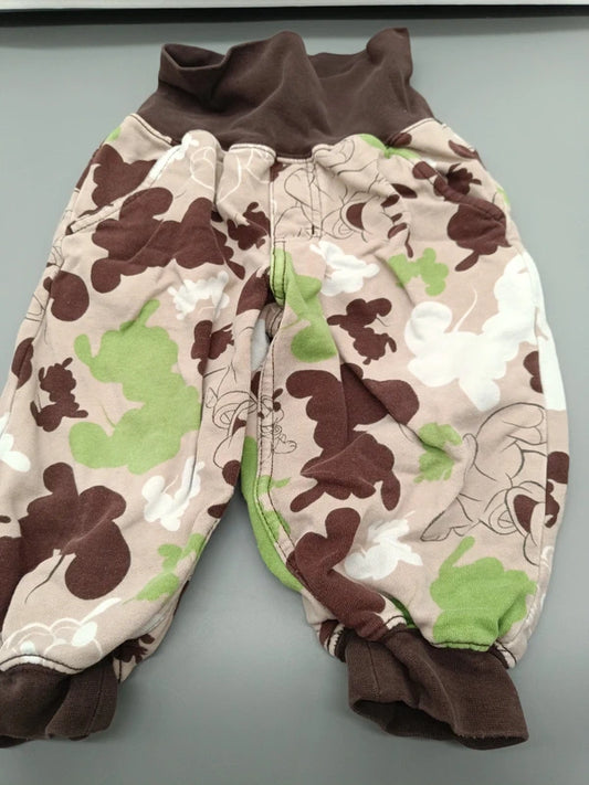 Beige-braune H&M Schlupfhose Größe 86 mit Figurenmuster und breitem braunen Bund, Vorderseite