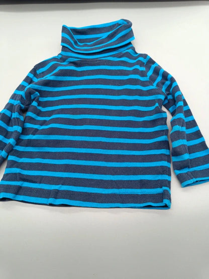 Detail von Kragen und Streifen des Lupilu Rollkragenshirts