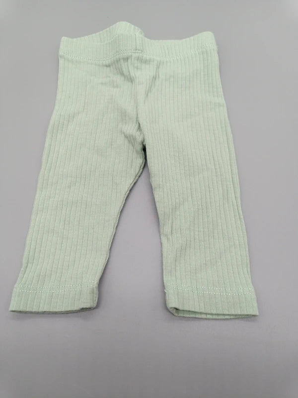 Mintgrüne H&M Baby-Ripphose Größe 56 mit rundum elastischem Bund, Vorderseite