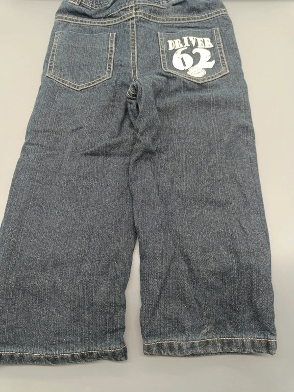 Rückseite der Topolino Jeanshose mit Driver-62-Aufdruck