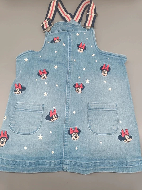 Hellblauer Disney Trägerrock Größe 98 mit Minnie-Mouse-Motiven, zwei Taschen und verstellbaren Trägern, Vorderseite