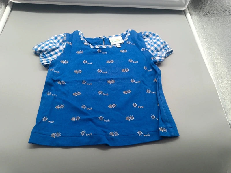 Blaues Stoiber Kinder-T-Shirt mit karierten Ärmeln, Vorderseite