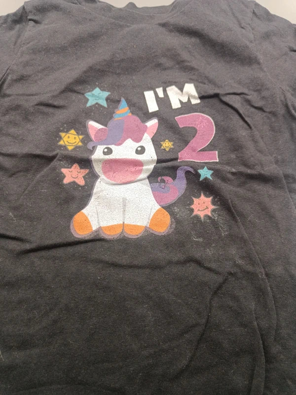Detail des bunten Einhorn- und I'm 2 Motivs