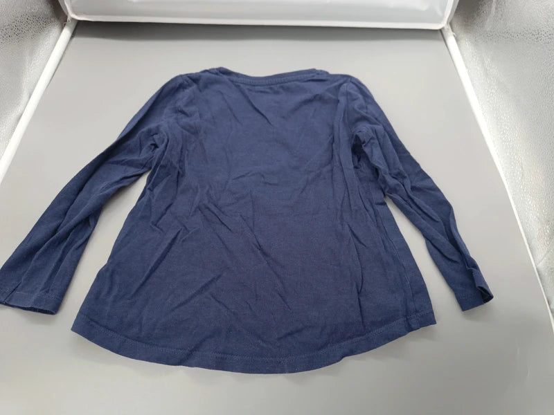 Rückseite des marineblauen Lupilu Oberteils Größe 98/104