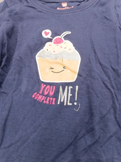 Detail des Cupcakes und You-complete-me-Schriftzugs