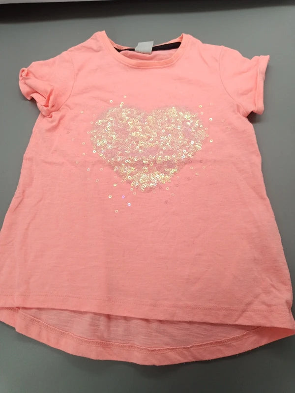 Roséfarbenes Kiki & Koko T-Shirt Größe 104 mit Paillettenherz, Vorderseite