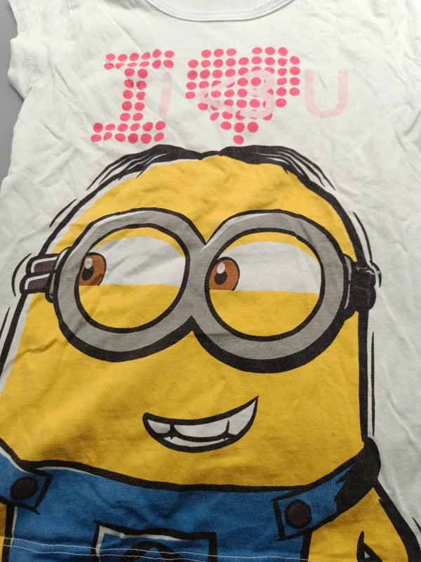 Detail des Minion-Motivs und rosafarbenen Schriftzugs