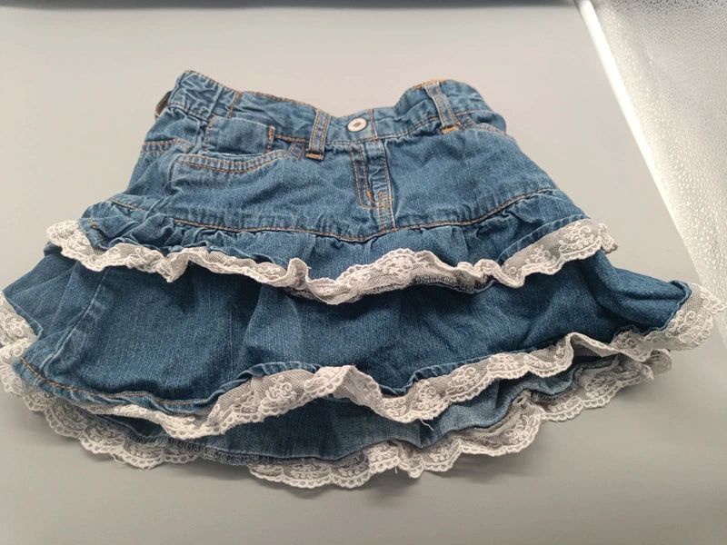 Stufen-Jeansrock mit Spitze – Palomino (18-24 Monate)