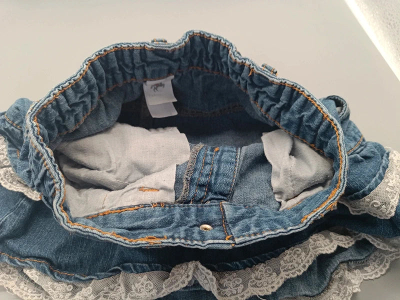 Stufen-Jeansrock mit Spitze – Palomino (18-24 Monate)