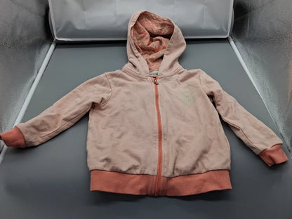 Apricotfarbene Kinder-Kapuzenjacke Größe 98/104 mit Reißverschluss, Vorderseite