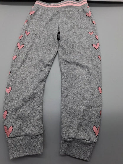 Graue X-Mail Kinder-Jogginghose Größe 98 mit rosa Herzen, Vorderseite