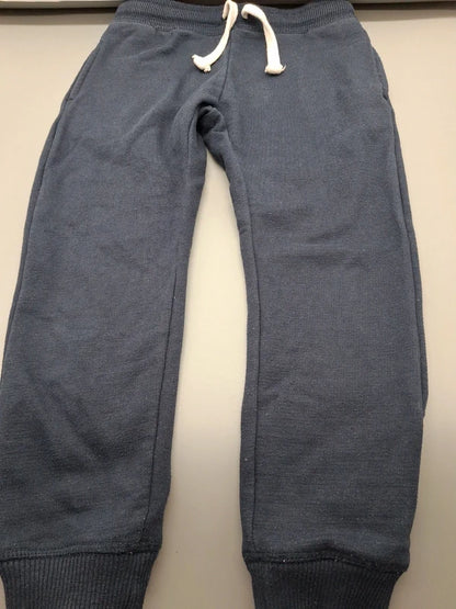 Marineblaue Kiki & Koko Jogginghose Größe 104, Vorderseite