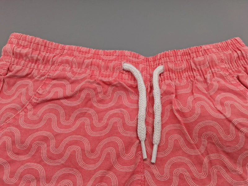 Detail des elastischen Bunds und der weißen Kordel der Lupilu Shorts