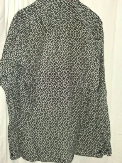 Rückseite der schwarz-weißen ONLY & SONS Bluse