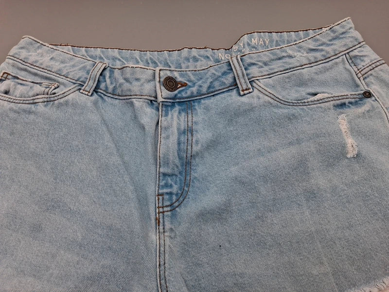 Bund der Noisy May Jeansshorts mit Knopf und Gürtelschlaufen