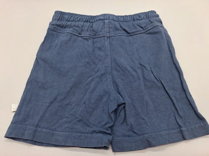 Rückseite der marineblauen Liegelind Shorts