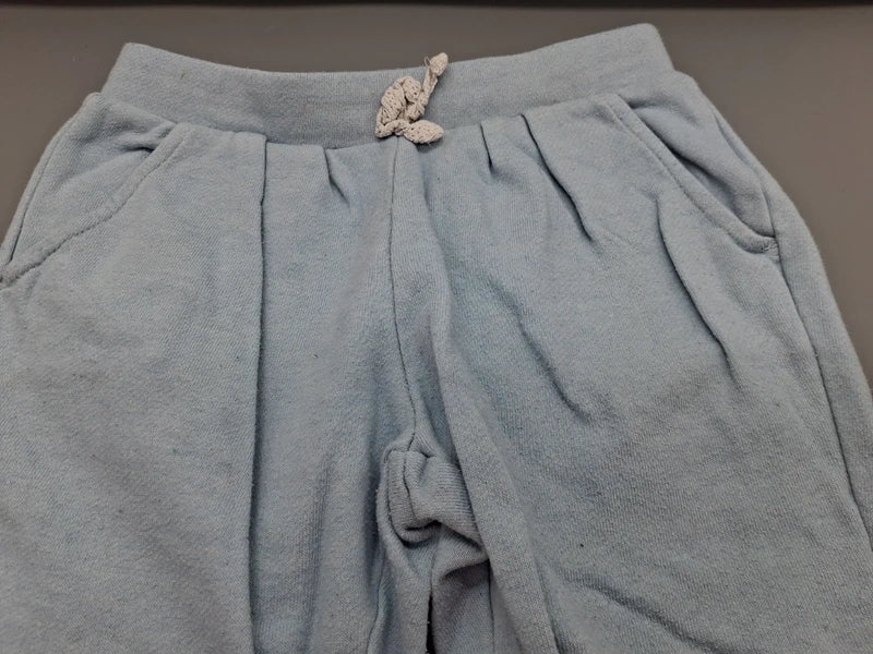 Gummibund, Kordeldurchzug und Taschen der Lupilu Jogginghose