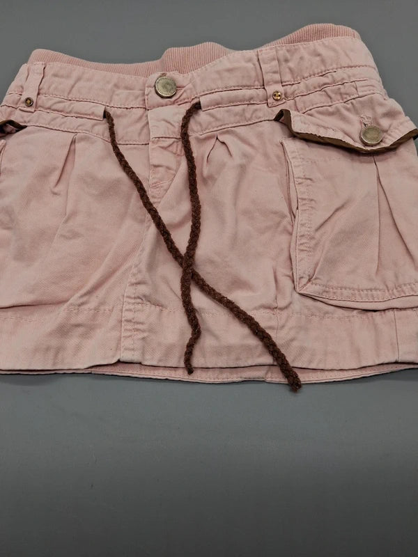 Kinder-Shorts in Rosé mit Kordel und Taschen, Detailansicht