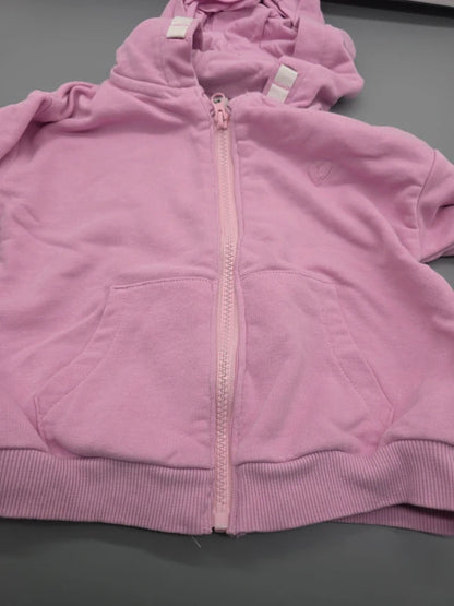 Reißverschluss, Fronttaschen und gerippter Saum der C&A Sweatjacke