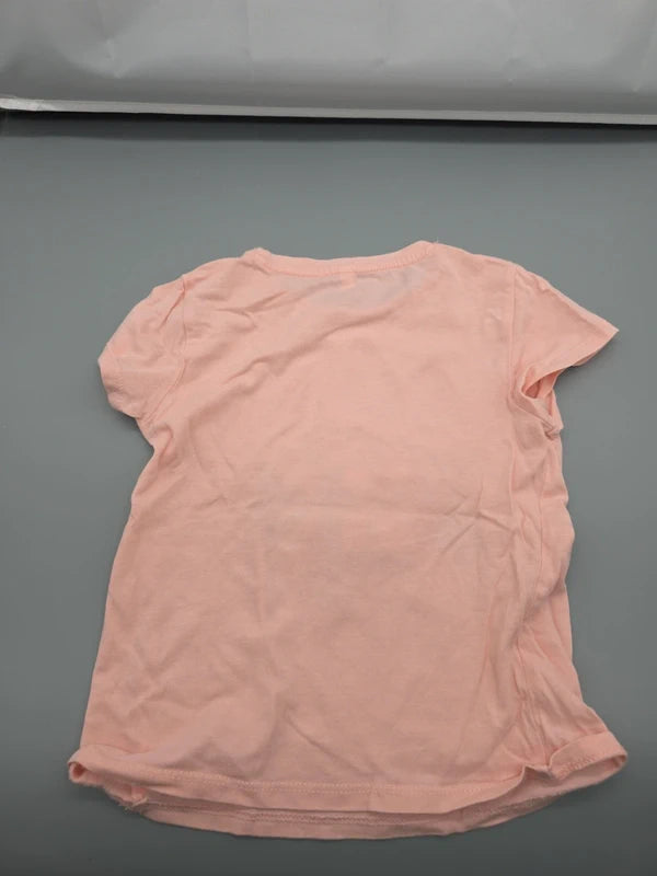 Rückseite des roséfarbenen T-Shirts Größe 104
