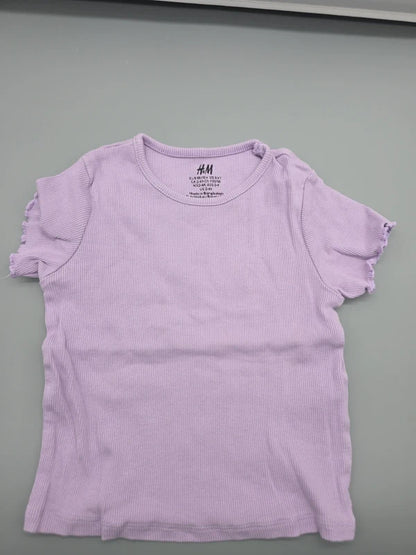 H&M T-Shirt flieder mit Rippstruktur und Rüschenärmeln, Vorderseite