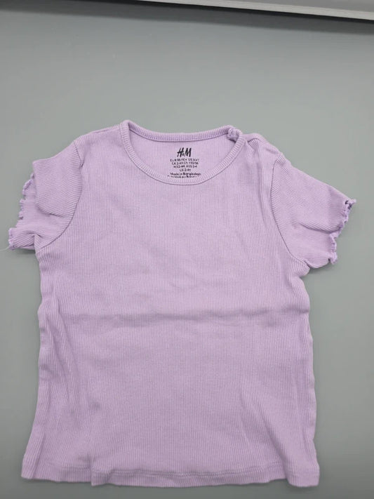 H&M T-Shirt flieder mit Rippstruktur und Rüschenärmeln, Vorderseite