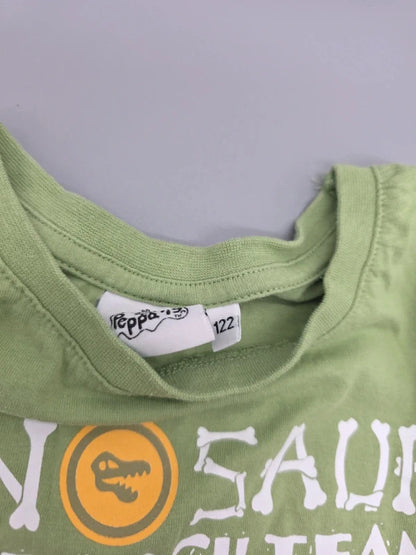 Größenetikett 122 am Peppa Pig Langarmshirt