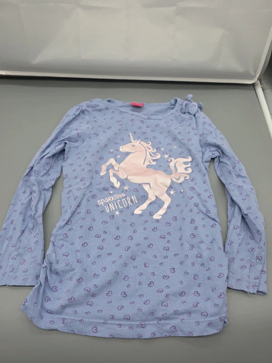 Fliederfarbenes Kiki & Koko Langarmshirt mit Einhorn und Herzmuster, Größe 122