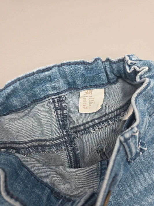 Innenansicht des Bundes mit H&M-Etikett