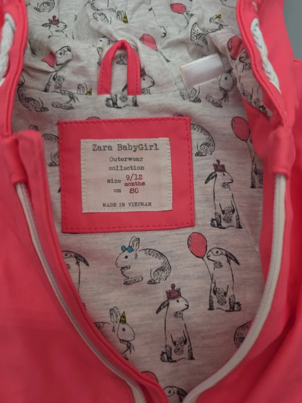 Zara-Etikett Größe 80 und Innenfutter mit Hasenmotiven