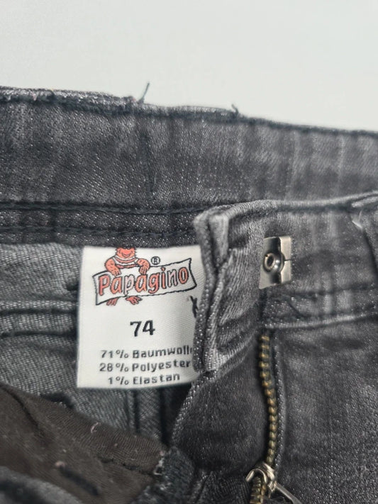 Grauschwarze Papagino Babyjeans in Größe 74, Vorderansicht