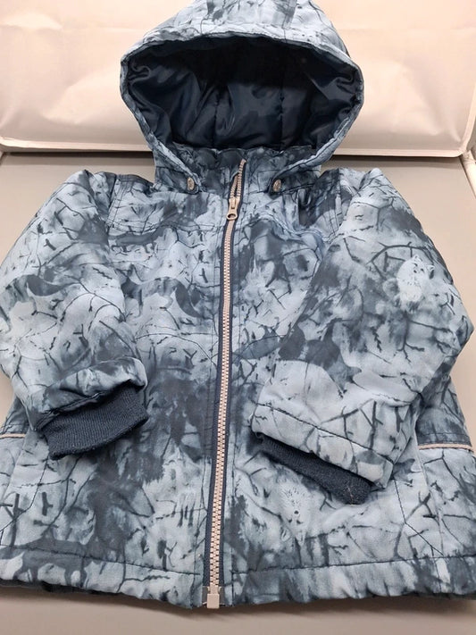 Blau gemusterte Name It Kinderjacke mit Kapuze in Größe 104