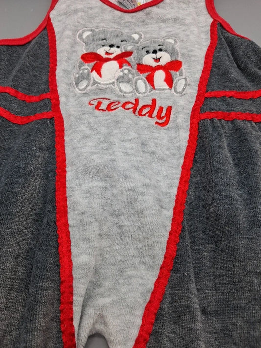 Detail der beiden Teddybären und des Teddy-Schriftzugs