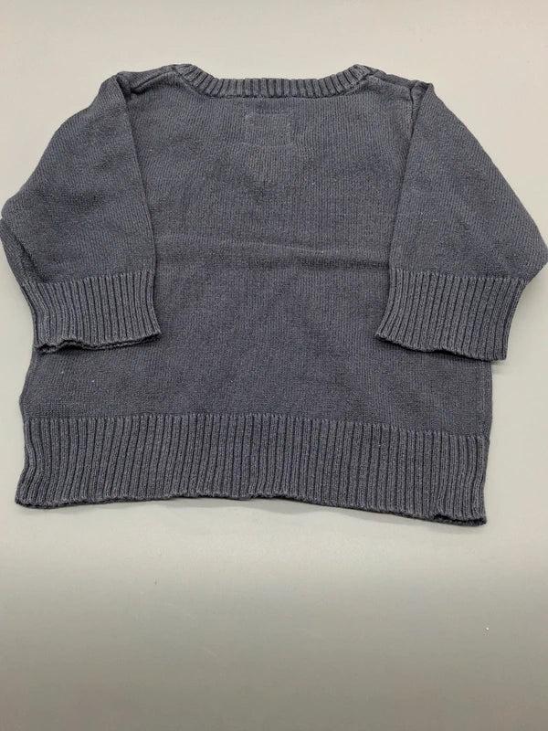 Rückansicht des blauen L.O.G.G. Baby-Strickpullovers