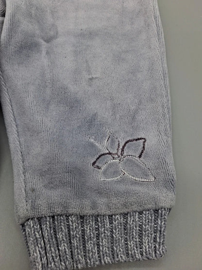 Detailansicht der grauen Mexx Nickihose