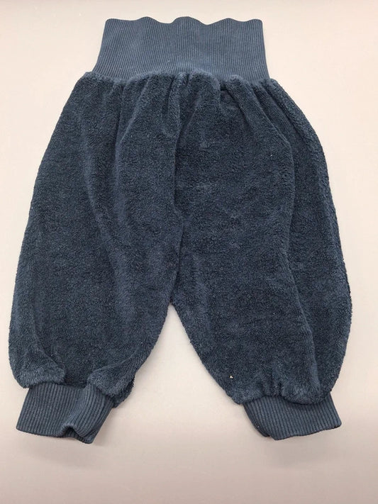 Beinbündchen der dunkelblauen Alana Babyhose