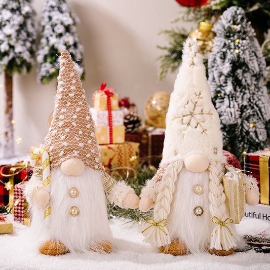 Weihnachts-Stoffpuppe als Baumschmuck