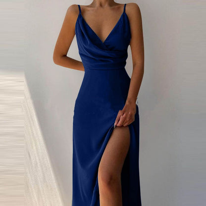Trägerkleid mit Beinschlitz, Rückansicht