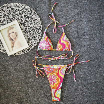 Bikini mit Blumenmuster im Einsatz